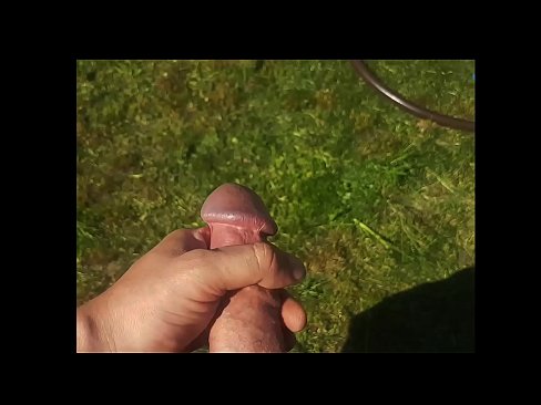 ❤️ Žhavá kočička si nechá ošukat růžovou kundičku a udělá se squirtem v letní zahradě. Porno fb u cs.klassikaprint.ru ️❤