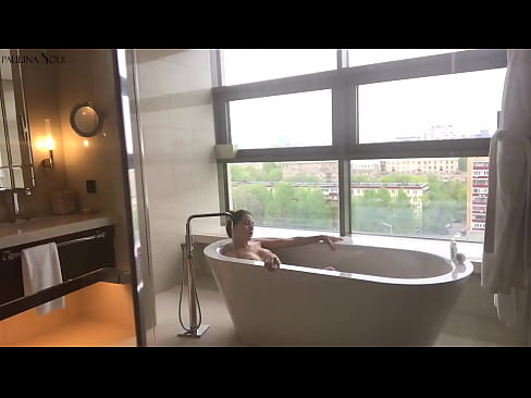❤️ Obrovská kočka vášnivě si honí kundu v koupelně Porno fb u cs.klassikaprint.ru ️❤